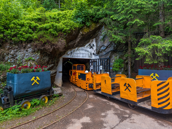 Eingang zum Besucherbergwerk Finstergrund Eingang zum Besucherbergwerk Finstergrund