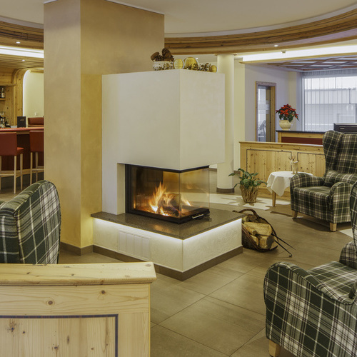 Hotel - Lobby mit Kamin - Hotel - Lobby mit Kamin -
