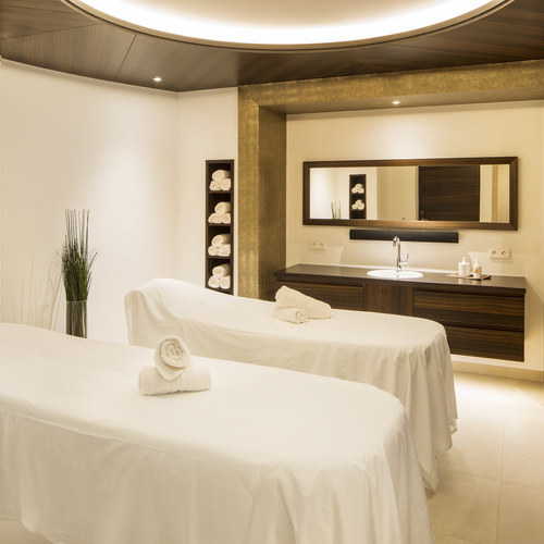 Erholung Pur im Massageraum - Erholung Pur im Massageraum -