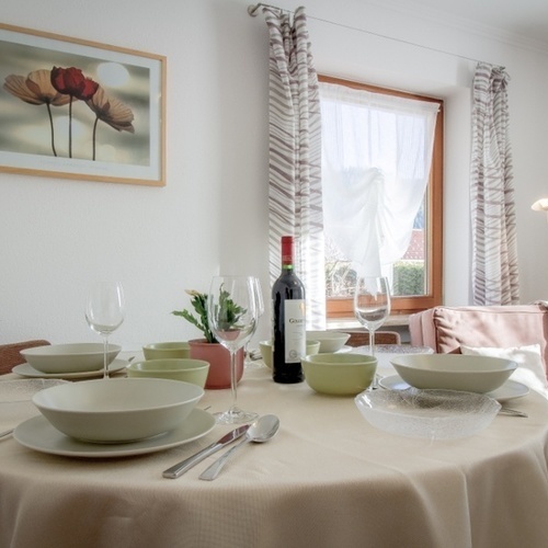 Esstisch im Wohnzimmer - Esstisch im Wohnzimmer -