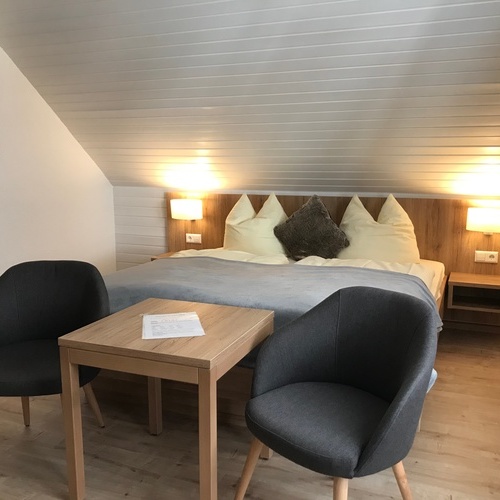 Zimmerbeispiel eines Schwarzwaldzimmers - Zimmerbeispiel eines Schwarzwaldzimmers -