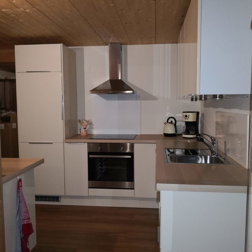 Kochnische mit Herd, Backofen und Spülbecken - Kochnische mit Herd, Backofen und Spülbecken -