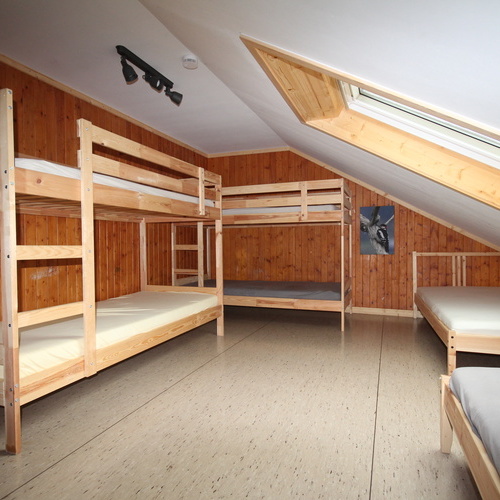 6er Zimmer im Dachgeschoss - 6er Zimmer im Dachgeschoss -