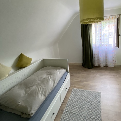 Schlafzimmer mit Einzelbett - Schlafzimmer mit Einzelbett -