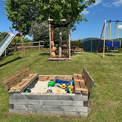 Der Spielplatz für die Kinder - 